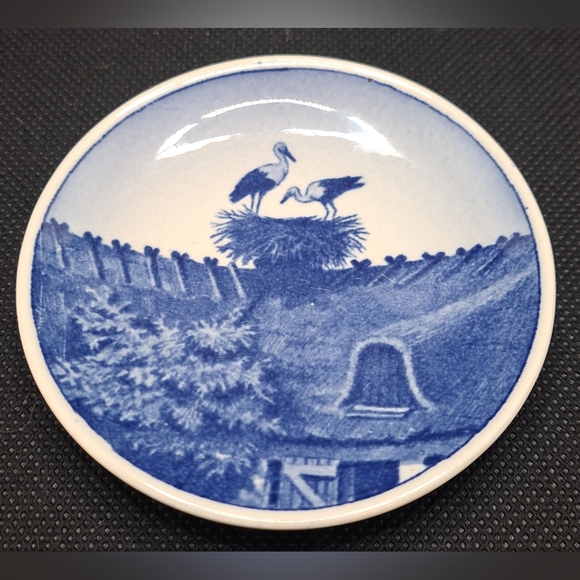 4 VINTAGE ROYAL COPENHAGEN  DENMARK BLUE AND WHITE MINI PLATES - Picture 4 of 10